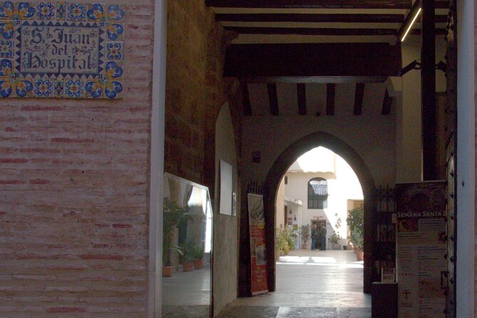 Between Two Gates: A Self-Guided Audio Tour in Valencia - Practical Information for Visitors