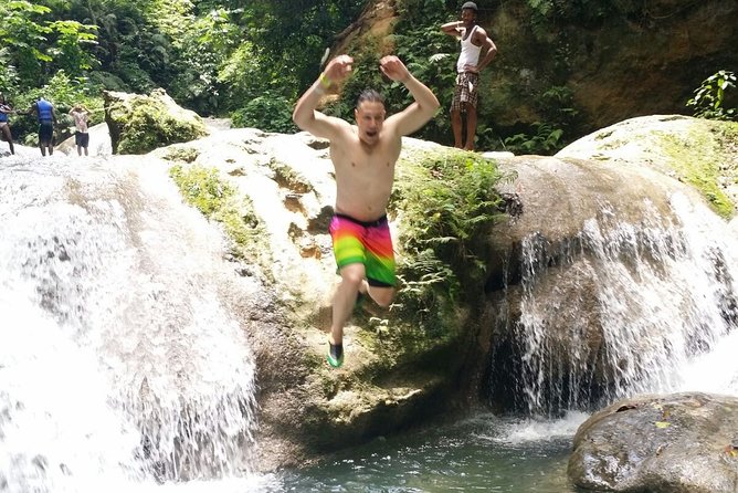 Blue Hole and River Tubing Tour From Falmouth - Exploring the Blue Hole