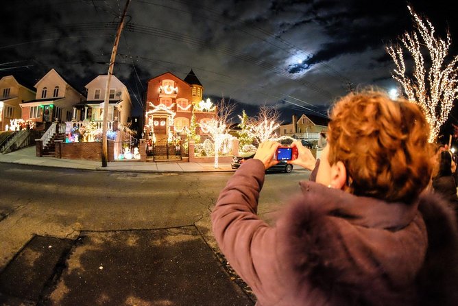 Brooklyn Christmas Decorations Guided Tour in French - Traveler Reviews