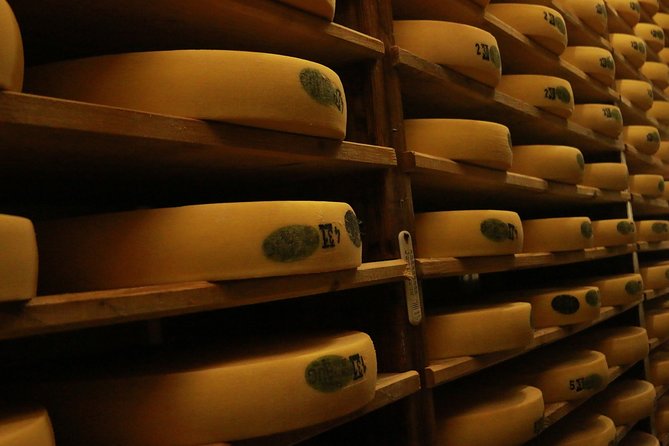 Cheese, Chocolate and Wine in the Bern Region From Luzern - Cheese Factory Visit