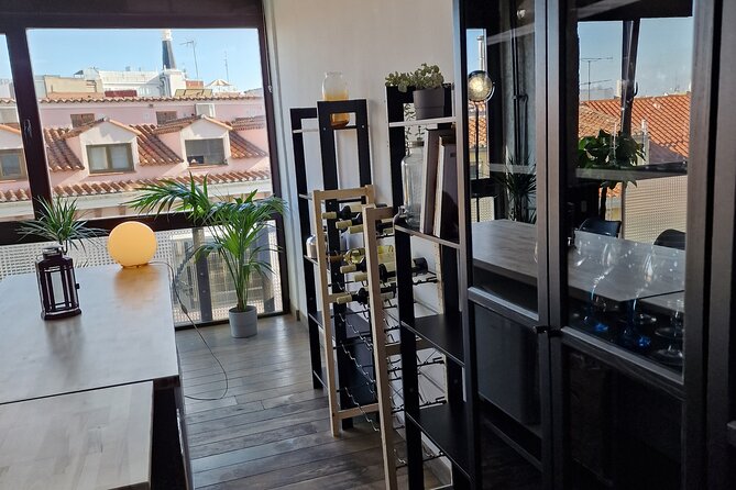 Cheese Tasting With Wine Pairing in the Center of Madrid - Location and Accessibility