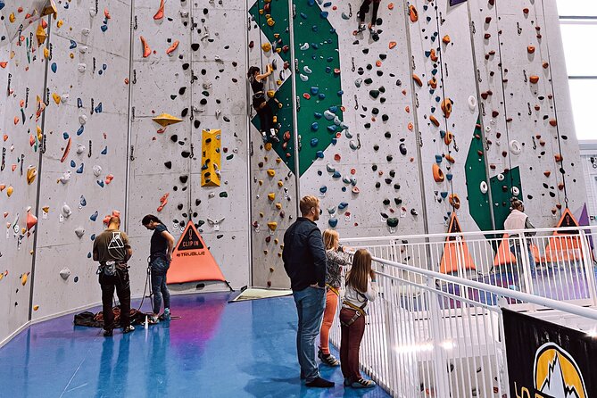 Climbing in Mørkvedhallen Climbing Center - Accessibility and Additional Info