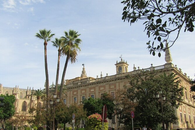 Contrasts of Seville - Personalized Guided Tour Experience