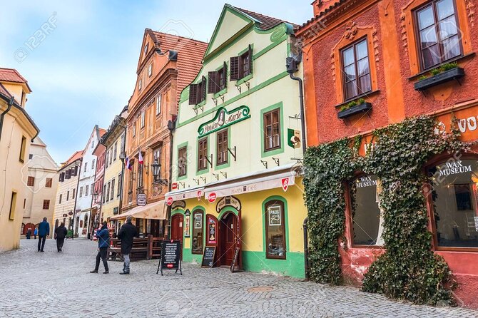 Daily Door to Door Shared Shuttle Bus From Cesky Krumlov to Vienna - Booking Information