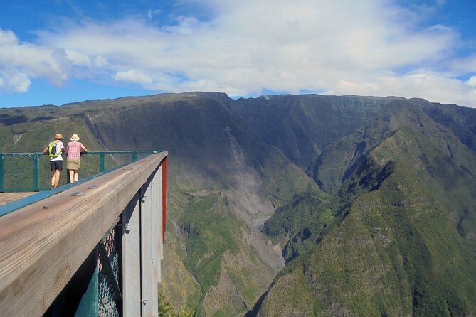 Day Tour of the Mountains to the Volcano + Breakfast - Tour Schedule