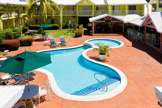 Deluxe Playpass at Bay Gardens Beach Resort & Spa With Massage - Dining and Beverage Options
