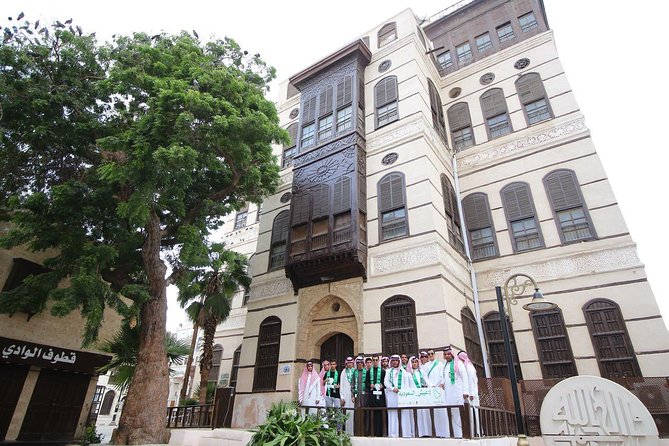 Discover Jeddah City - Navigating Jeddahs Souks