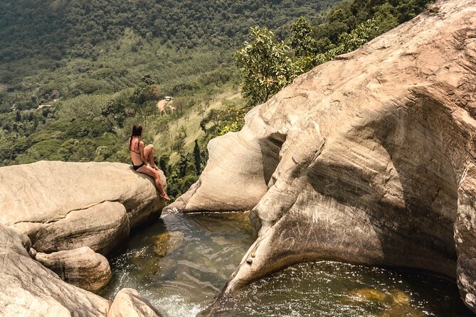 Diyaluma Waterfall & Natural Pool Bath. - What to Bring