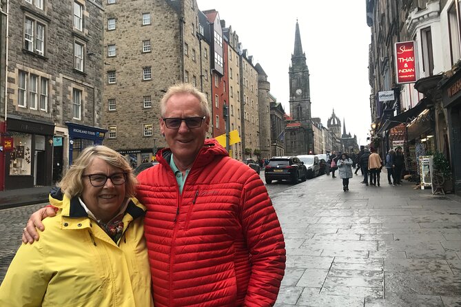 Edinburgh Castle to Arthurs Seat Tour: Private & Custom - Visiting Holyrood Palace