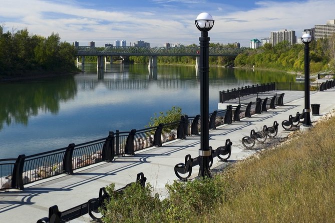 Edmonton Scavenger Hunt: Alberta's Charming Capital - Team-Building Adventure for Groups