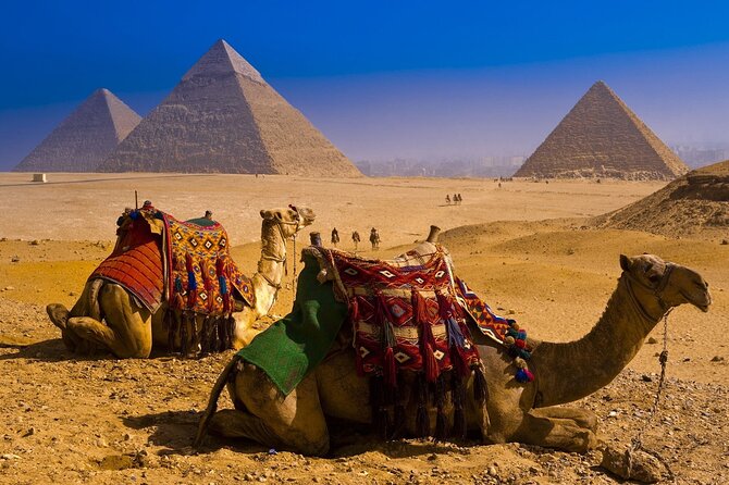 Egyptian Museum and Pyramids of Giza and Sphinx Sightseeing Tour - Marveling at the Pyramids of Giza