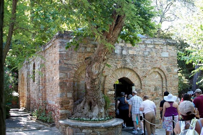 Ephesus and Pamukkale 2 Day Tour From Marmaris - Group Size and Accessibility