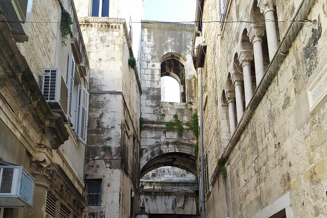 Experience Split With Local Professional Historian - Private - Pricing and Cancellation