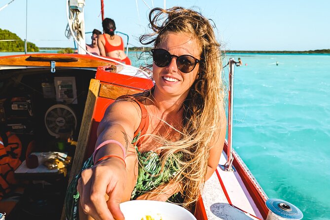 Explore Bacalar Lagoon in Privacy and Comfort. Ideal for Couples and Families. - Meeting and Pickup Details