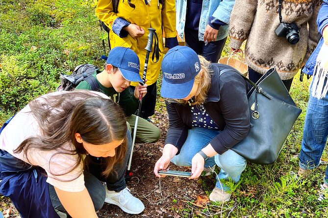 Finland Liesjarvi National Park Wild Berry Foraging Adventure  - Helsinki - Tour Expectations