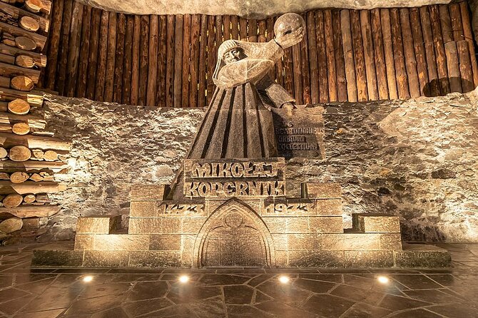 Full Day Tour in Auschwitz Birkenau and Salt Mine - Group Size