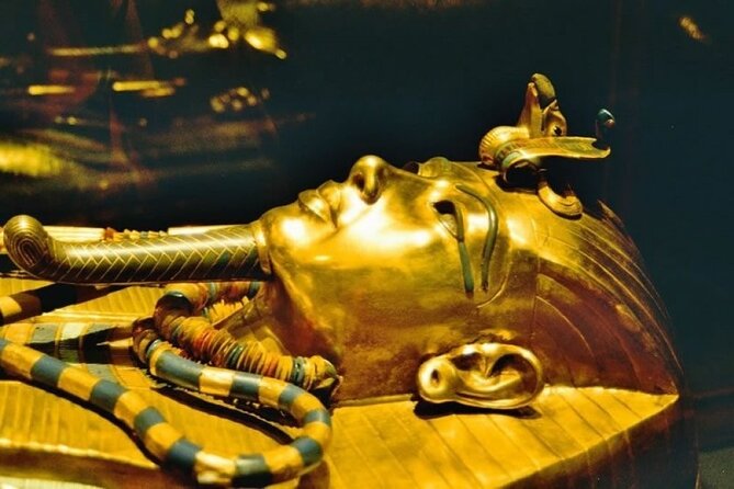 Giza Pyramids & Egyptian Museum: Camel Ride and Lunch Experience - Lunch Included in the Tour