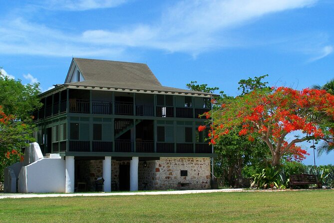 Grand Cayman Private Customized Bus Tour - Landmark Highlights
