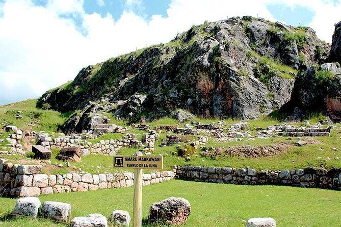 Half Day Acclimatization Hike With Llamas and Alpacas in Cusco - Scenic Views and Accessibility