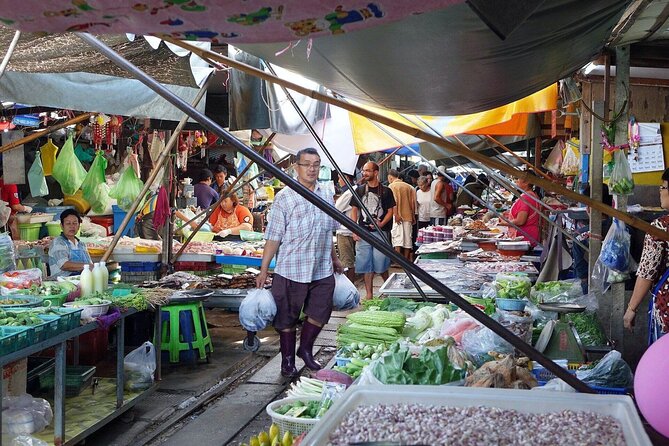 Half Day Railway Market and Damnoen Saduak Floating Market Tour - Accessibility Information