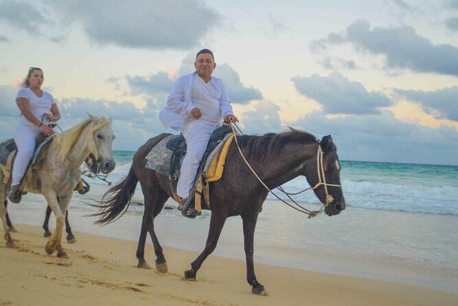 Half-Day Tour 2-in-1, Redonda Mountain & Horseback Riding Tour in Macao Beach - Cancellation and Payment