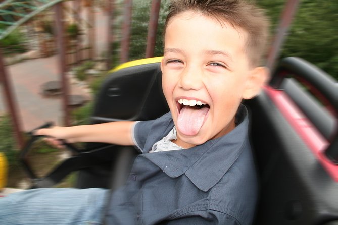Hollywood Private Transfer To/From Universal Studios or Burbank - Reliability and Affiliate Services