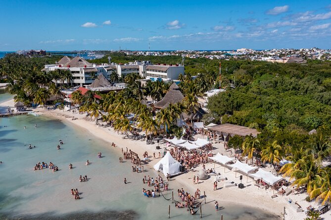 Isla Mujeres Platinum by Albatros Catamarans - Guest Experiences