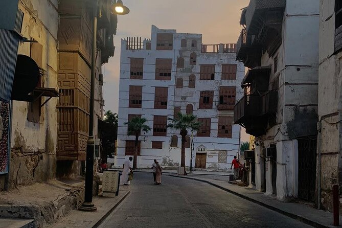 Jeddah Historical Walking Tour Al-Bald - Accessibility and Health Considerations