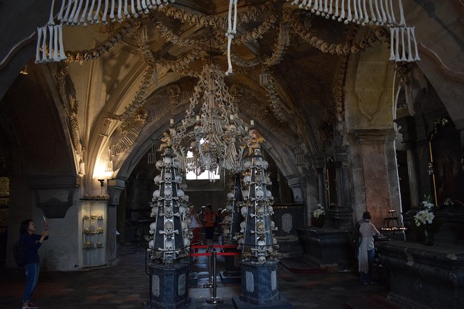 Kutna Hora Half-Day Tour From Prague, Including the Bone Church Kostnice - Guide Performance and Engagement