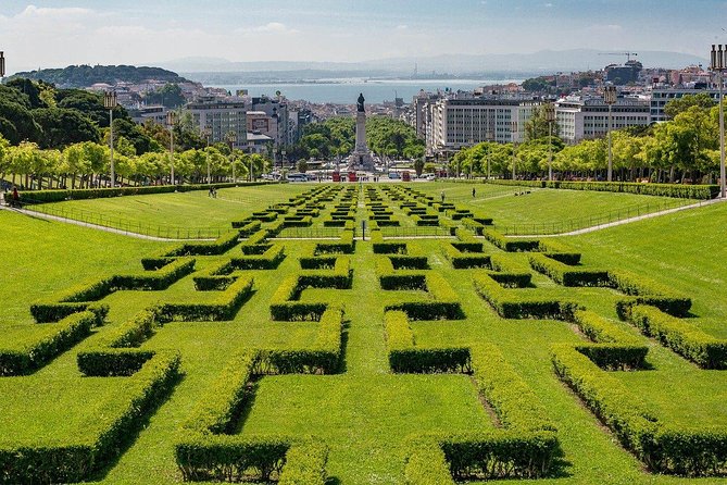 Lisbon Friendly and Familiar Tour Review - Accessibility and Participation