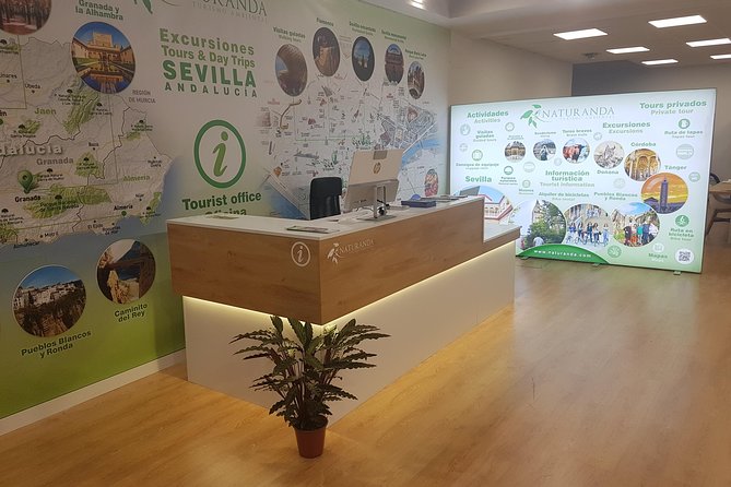 Luggage Room in Seville City Centre - Helpful Staff and Convenience