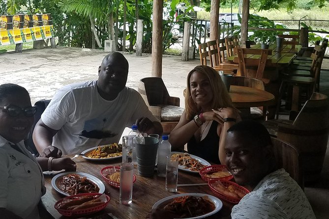 Lunch at Scotchies Jerk Centre From Ocho Rios - Customer Feedback and Concerns