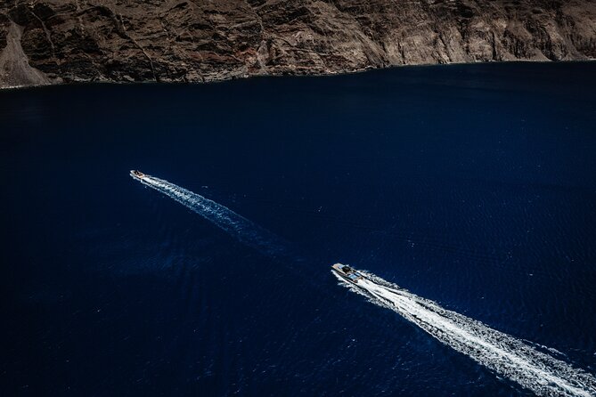 Luxury Yacht Cruises in Santorini Island - Dining and Refreshments