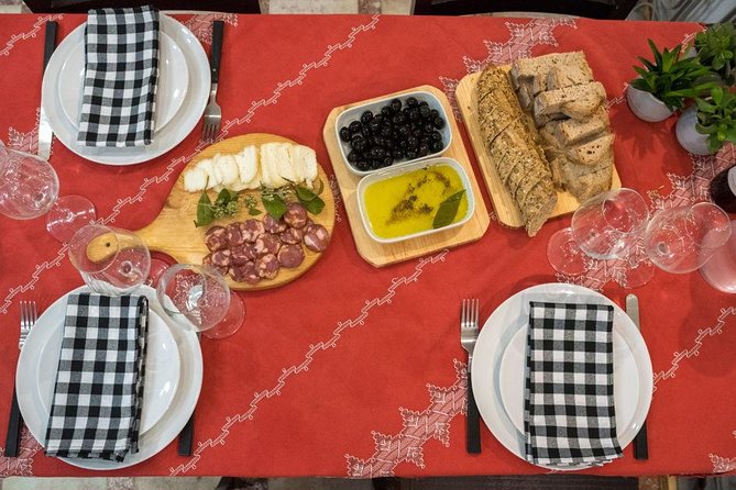 Market Tour, Cooking Class and Lunch at Mercado De Arroios - Savoring the Flavors