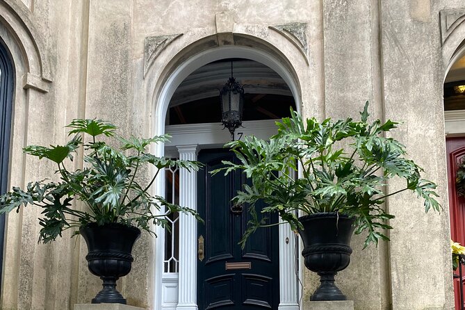 Midnight in the Garden of Good and Evil Walking Tour - Architectural Gems Along the Tour