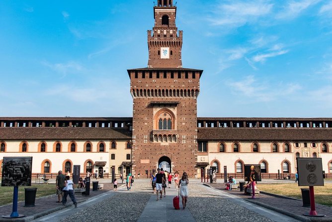 Milan Highlights Semi-Private Walking Tour - Central Streets and Roman Sites