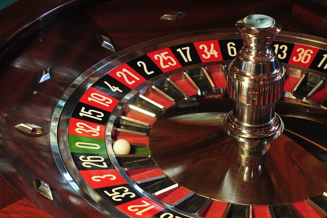 Newport Sin City Mobster Tour - Engaging Storytelling and Insights