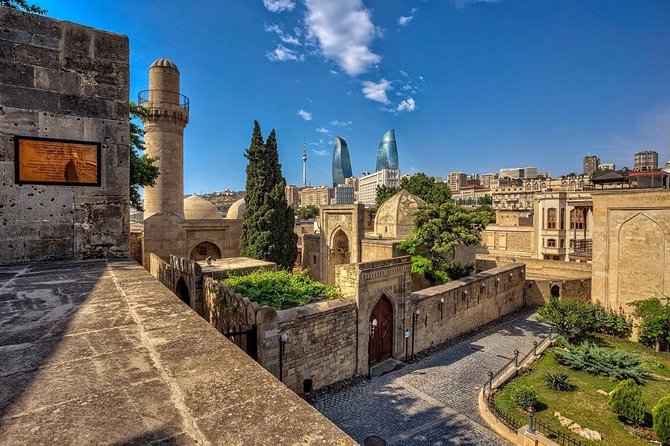 Old City Walking Tour - Taking in Azerbaijani Hospitality and Cuisine