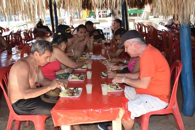 One-Day Tour to Playa Blanca by Land Popular Sector - Customer Reviews Summary