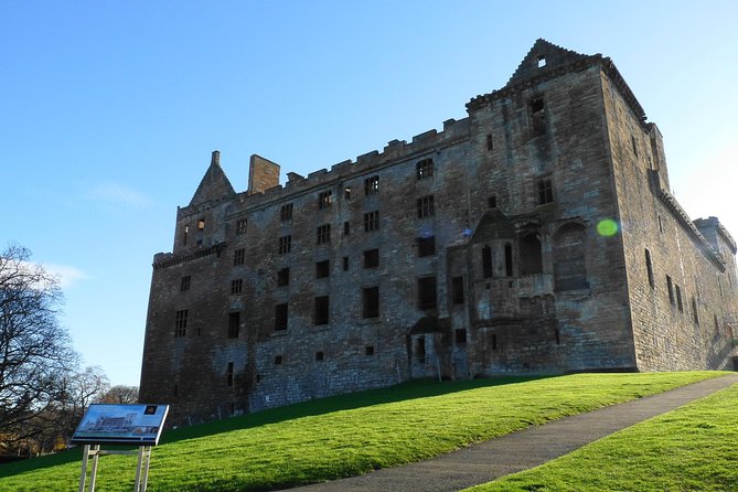 Outlander Tour - Knowledgeable Driver-Guide Commentary