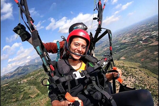 Paragliding Flight Over the Gardens of Ninfa - Participant Requirements