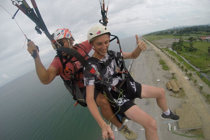Paragliding Tandem Flights in Georgia - Pilot Expertise and Professionalism