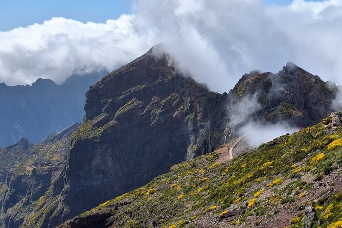 Pico Do Areeiro to Pico Ruivo PR1 Private Hike - Booking and Pricing Details