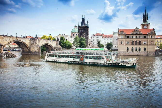 Prague Vltava River Lunch Cruise - Concerns and Critiques