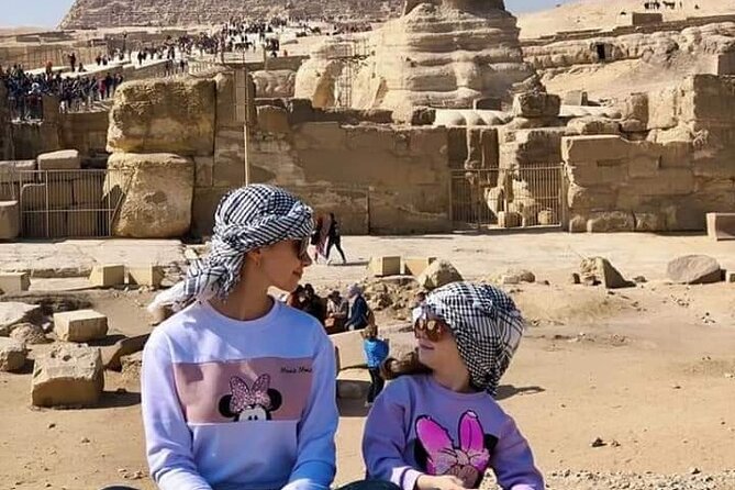 Privat Tour to the Pyramids & Sphinx, Camel Ride +Lunch - Lunch at Local Restaurant