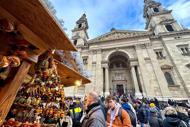 Private Budapest Christmas Market Tour With Chimney Cake & Mulled Wine - Indulging in Festive Treats