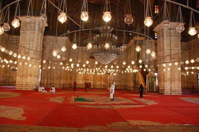 Private Day Tour to Coptic Cairo, Islamic Cairo and Bazaar - Taking in Khan El-Khalili