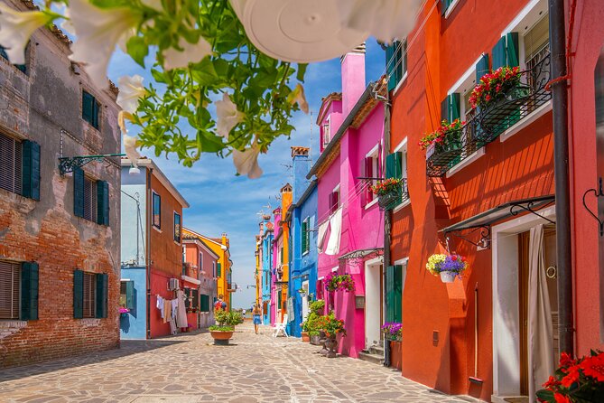 Private Day Trip to Murano, Burano & Torcello Islands From Venice With a Local - Exploring Murano Island