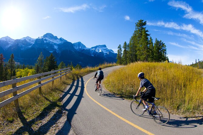 Private Ecycling and Trek: Banff to Johnston Canyon - Scenic Route