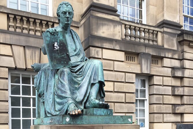 Private Edinburgh Old Town History Tour - Close Encounters - Opportunities for Memorable Photos